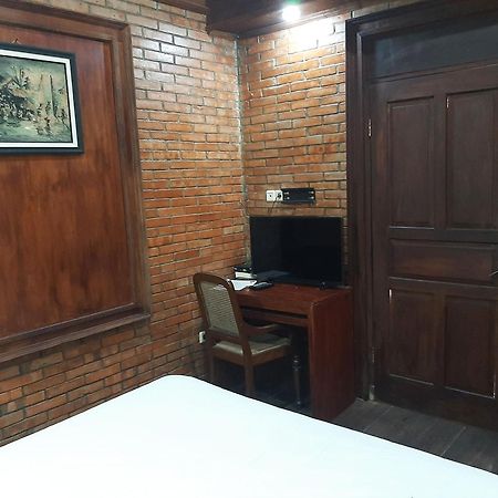 Ndalem Maharani Guest House Yogyakarta Exterior foto