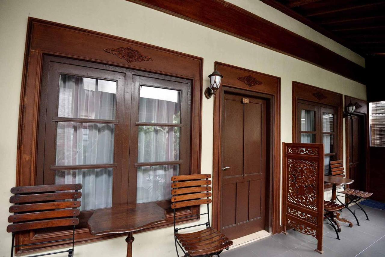 Ndalem Maharani Guest House Yogyakarta Exterior foto