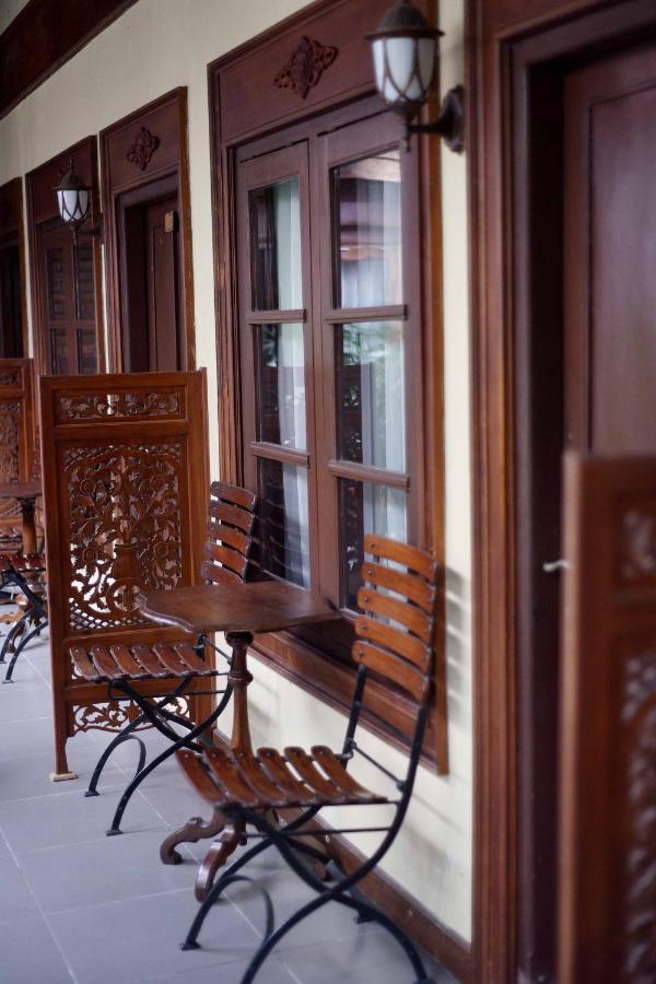 Ndalem Maharani Guest House Yogyakarta Exterior foto