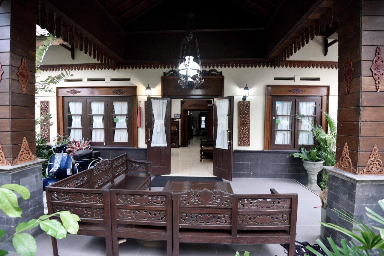 Ndalem Maharani Guest House Yogyakarta Exterior foto