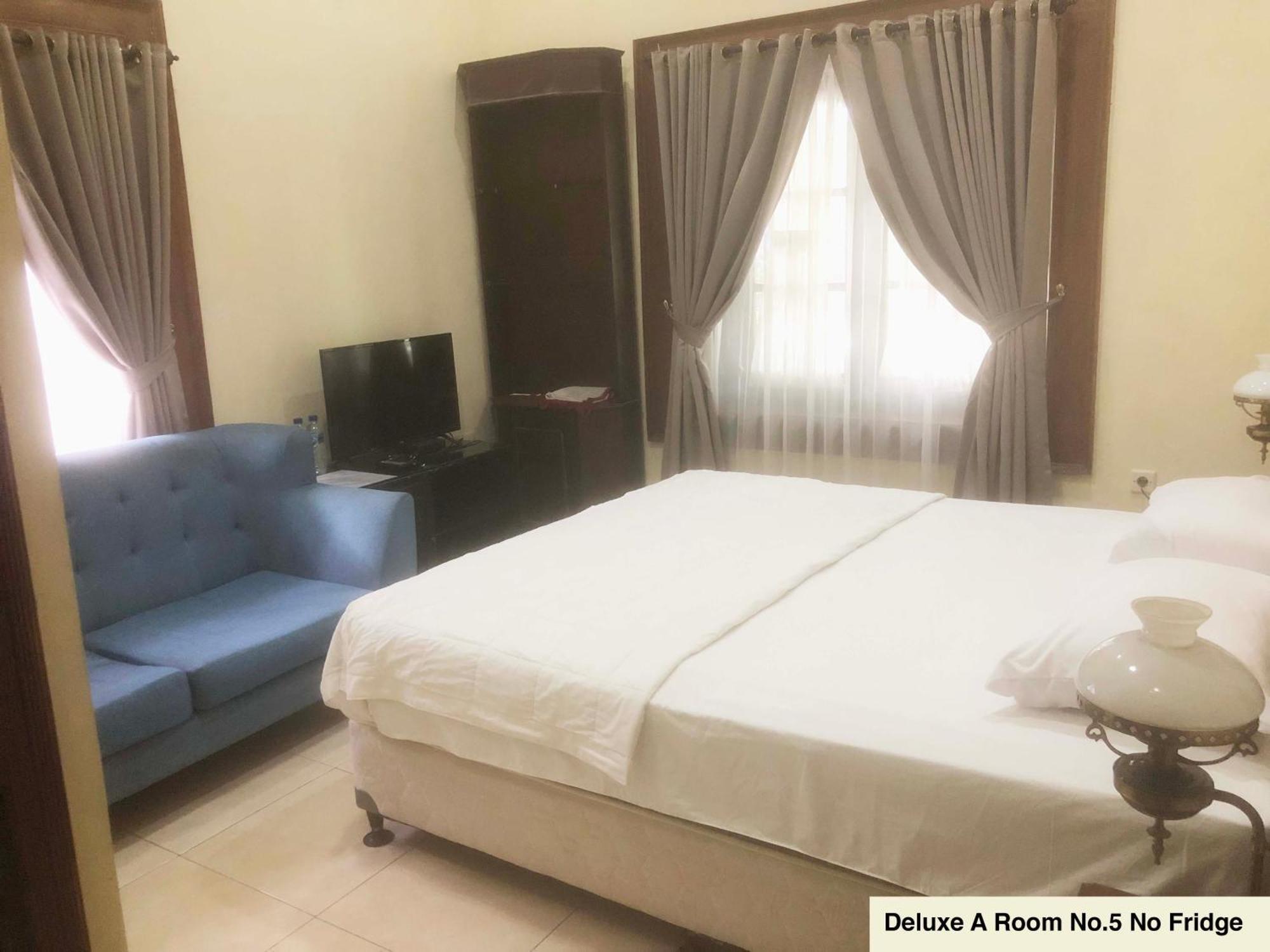 Ndalem Maharani Guest House Yogyakarta Exterior foto
